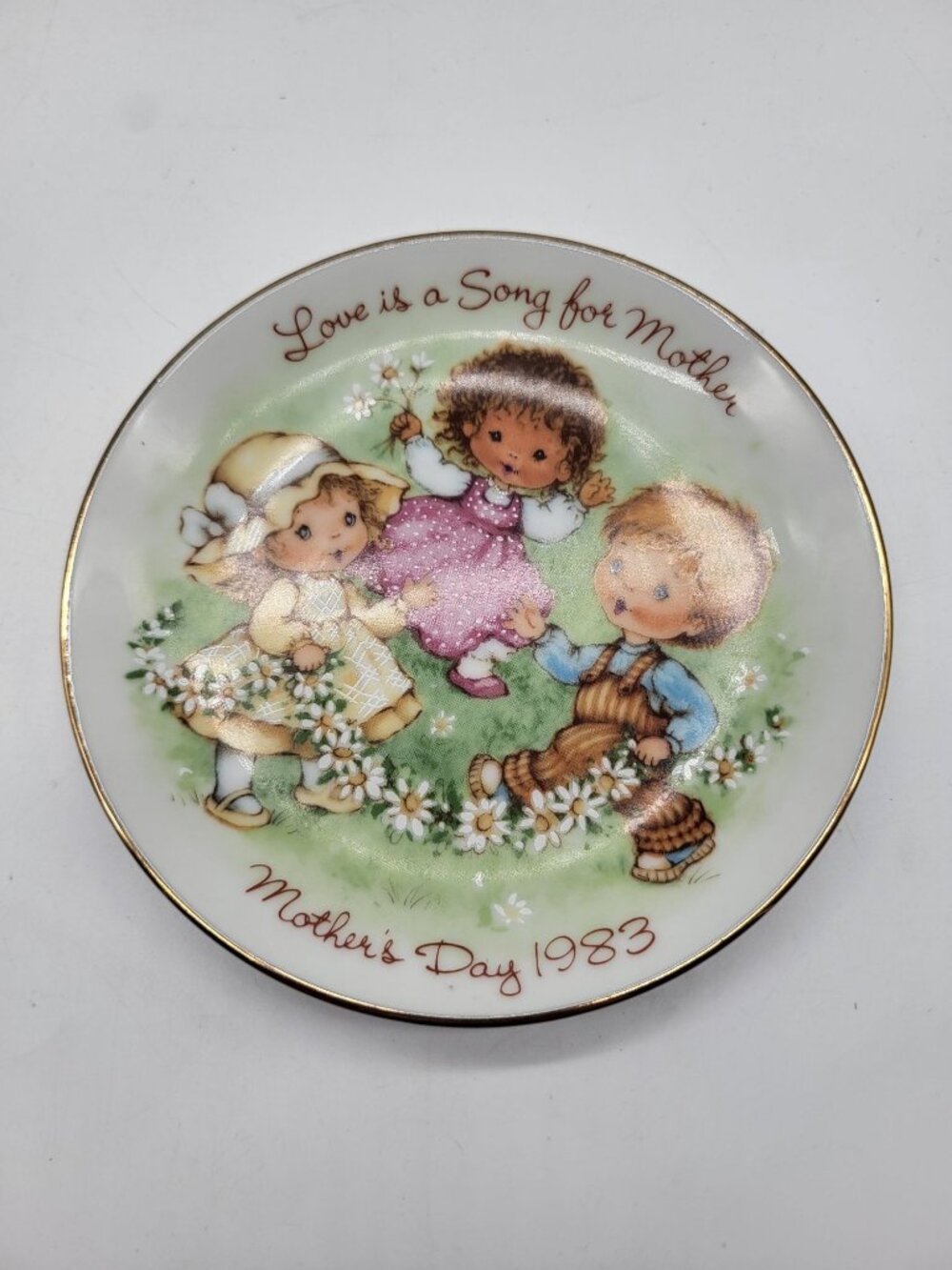 Avon Mother's Day Plate 1983 Love is A Song For Mother Keepsake Gift Trinket Dis
